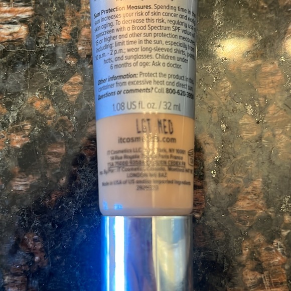 IT Cosmetics Your Skin But Better CC Cream Shade Light Medium - Picture 3 of 4